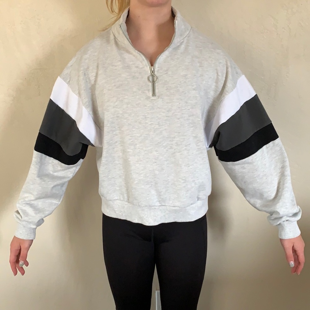 Oversized cropped Buckle zip up